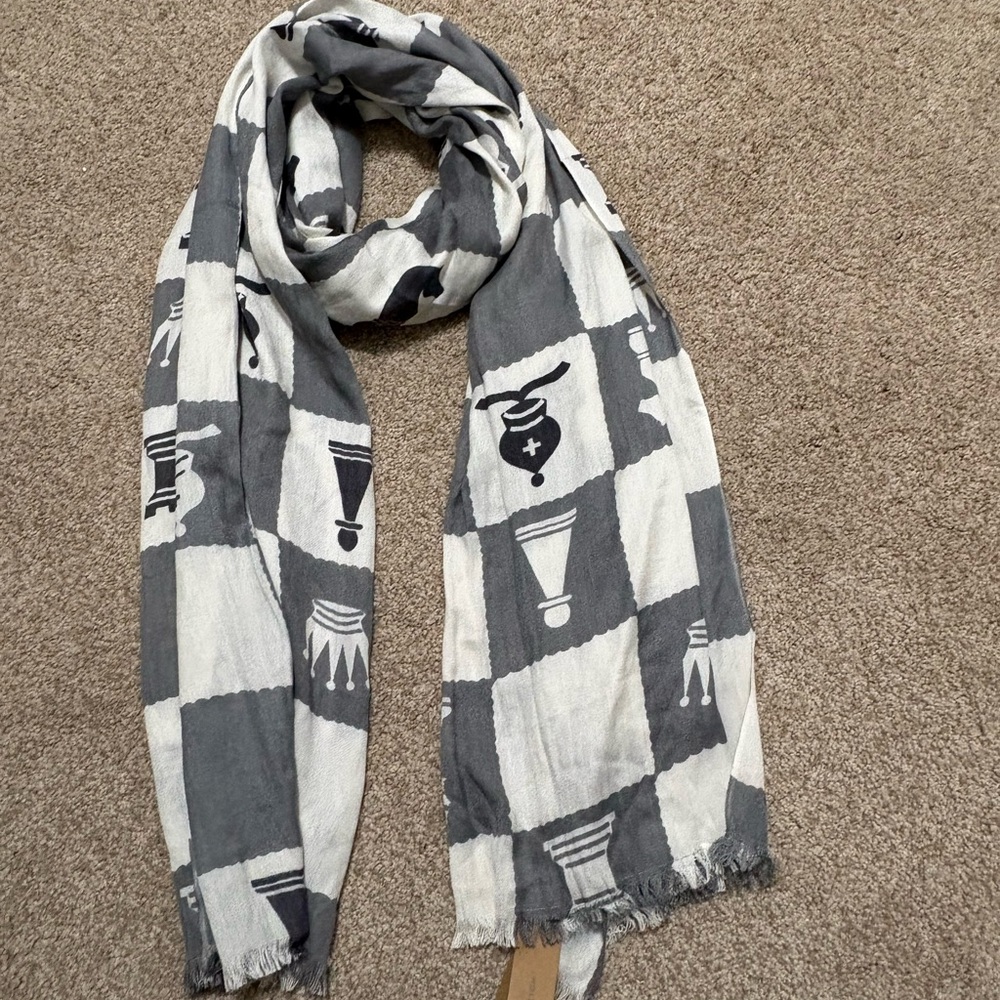 Chessboard 100% Cotton Fringe Scarf 72”L x 30” W by Look By M NWT Gray and White